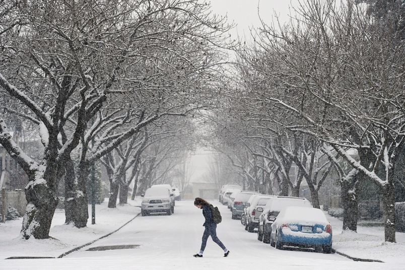 neve Ancona diventa ghiaccio, situazione devastante